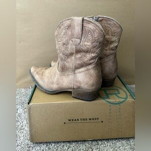 Roper Shay Boots Size 8.5
